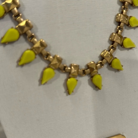 J Crew yellow pear in goldtone costume necklace - Picture 2 of 3